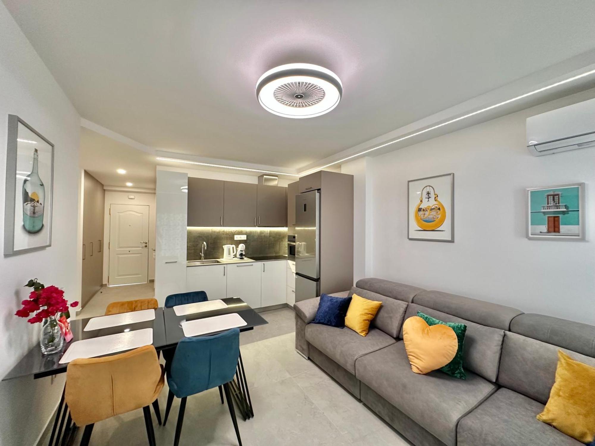 Sunset Apartment 2 & Heated Pool Лос Кристианос Екстериор снимка