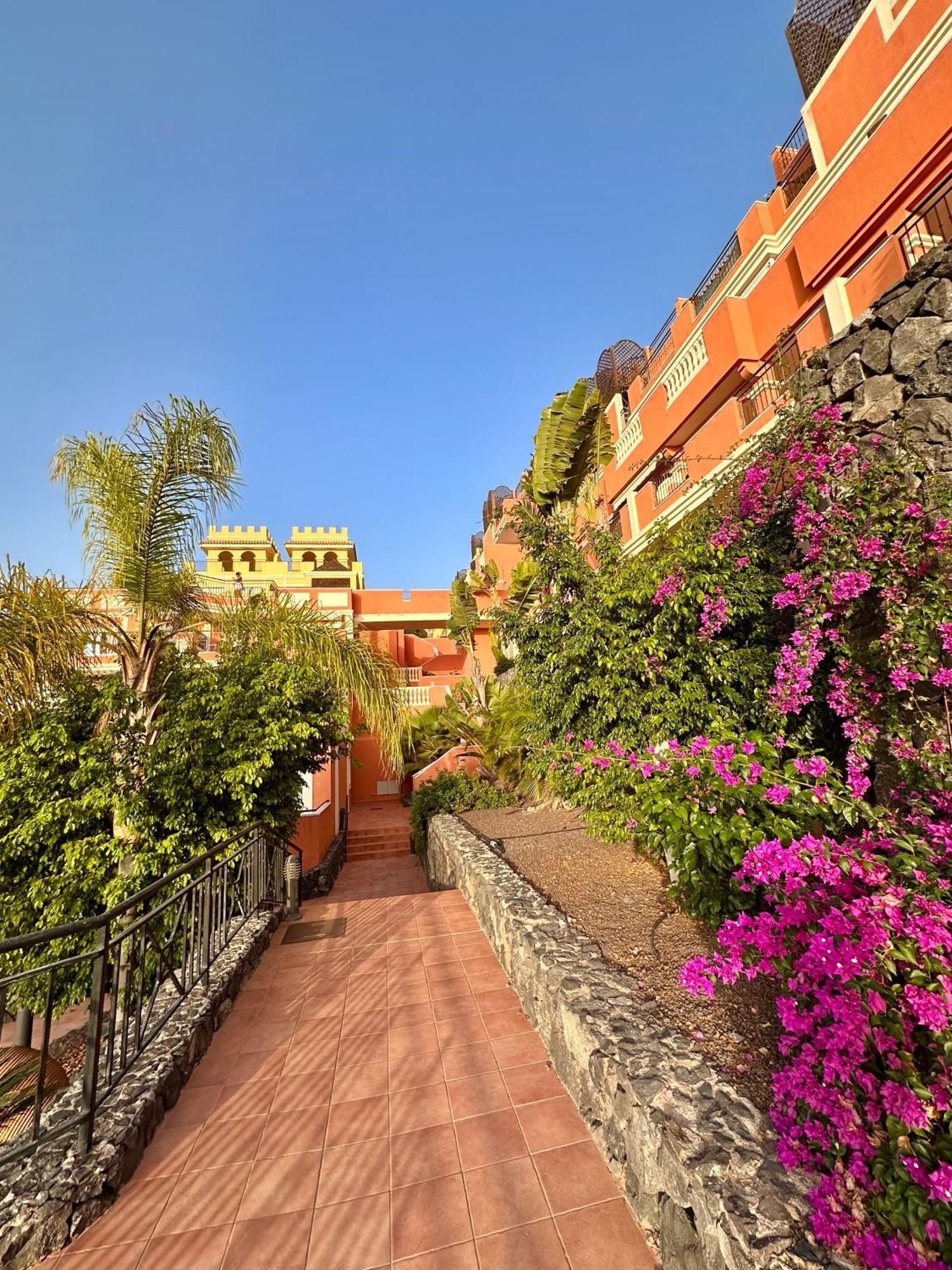 Sunset Apartment 2 & Heated Pool Лос Кристианос Екстериор снимка