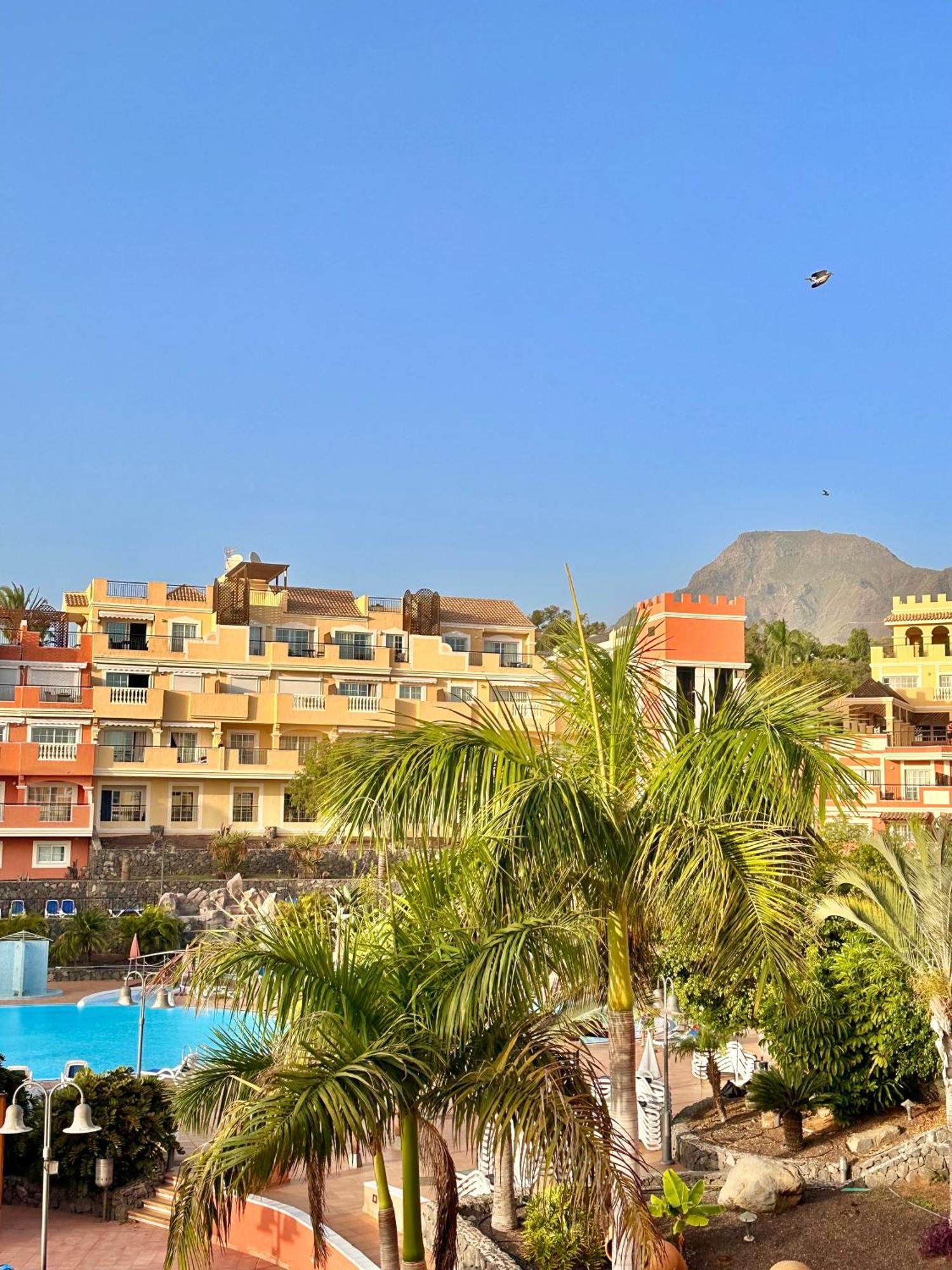 Sunset Apartment 2 & Heated Pool Лос Кристианос Екстериор снимка